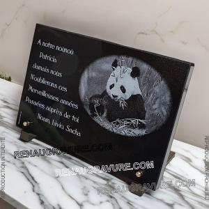 Plaque funéraire granit avec panda gravé | RENAUD Gravure